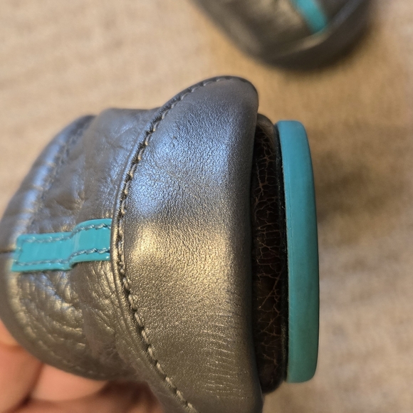 Tieks Silver Ballet Flats Size 10 - Picture 7 of 8